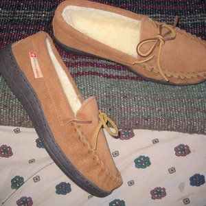 Alpine Swiss Women's Moccasins Size 8 Suede (new never worn)